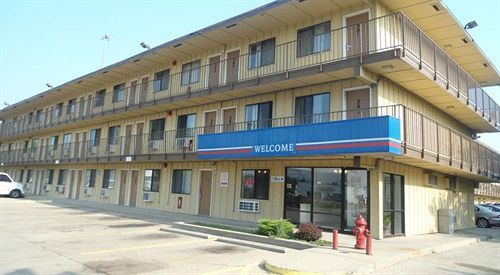 旅游酒店 沙伦维尔 外观 照片