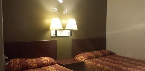 旅游酒店 沙伦维尔 外观 照片