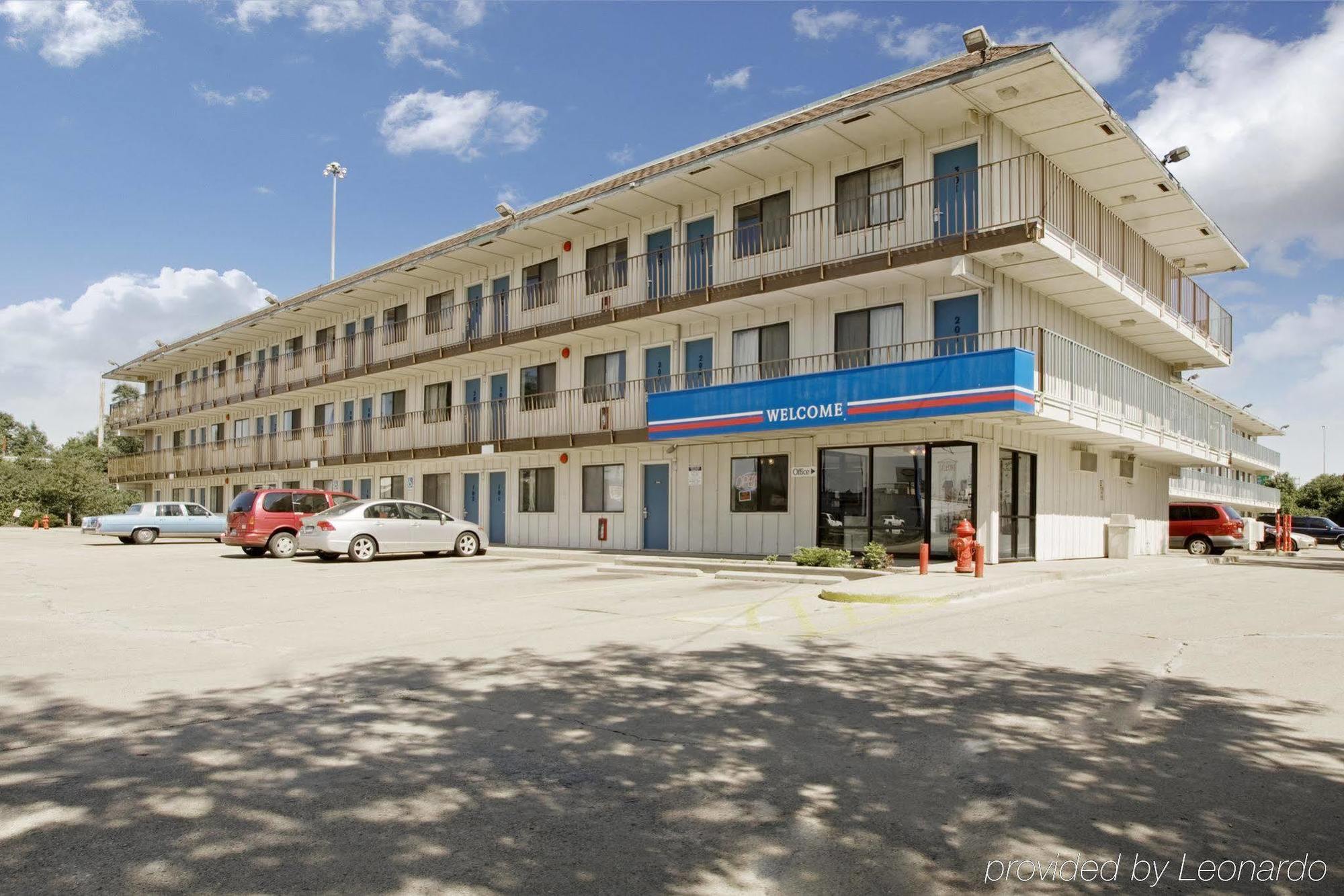 旅游酒店 沙伦维尔 外观 照片